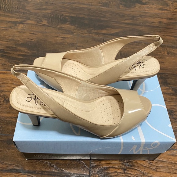 Nude soft comfy heels - Picture 1 of 7